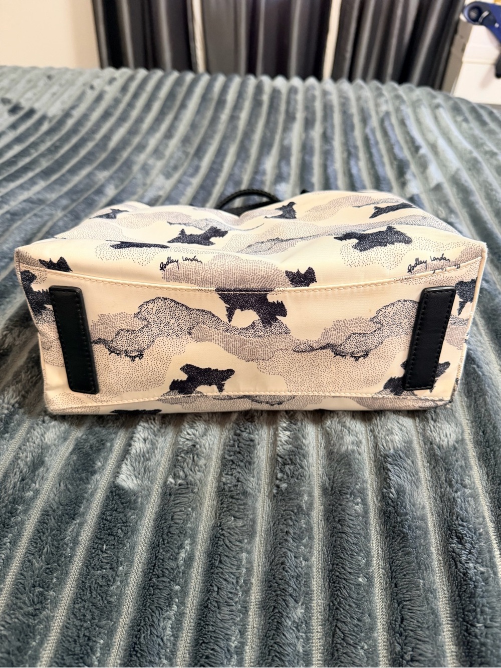 RADLEY LONDON White & Black Printed Tote with Detachable Strap - Picture 3 of 8